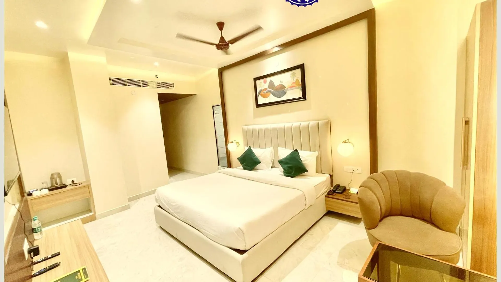 Varanasi Hotel Vedan Gam Palace - Fully Air Conditioned Hotel At Prime Location - Near Shree Kashi Vishwanath Temple And Ganga Ghat - Luxury & Spacious Room - Top Rated Hotel